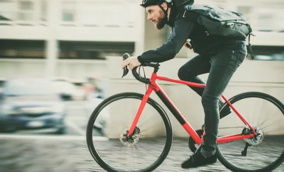 Ciclista pedalando