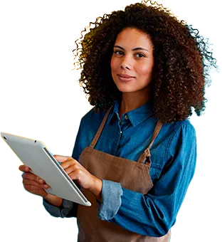 Empreendedora conferindo documentos