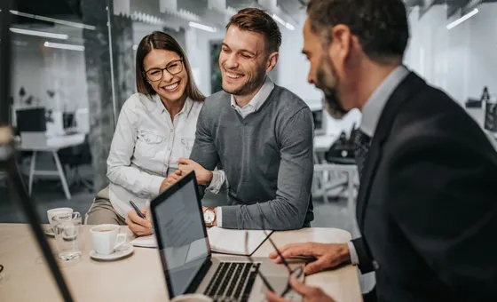 Reunião de trabalho entre profissionais